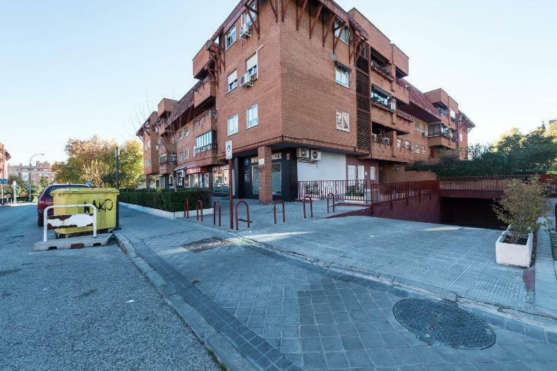 Vivienda Familiar Con Jardin Junto A Ifema Διαμέρισμα Μαδρίτη Εξωτερικό φωτογραφία